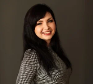 Полина Логинова